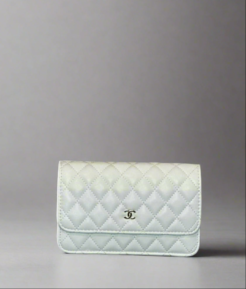 C White Classic Wallet On Chain WOC