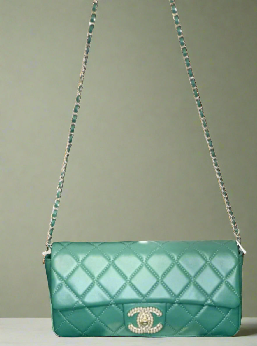 C Green Diamond Chain Clutch